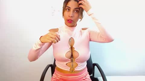 jessicarabbit4 online show from 02/10/25, 04:41