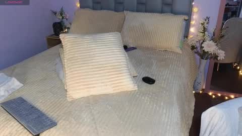 Sofia online show from 01/25/25, 02:47