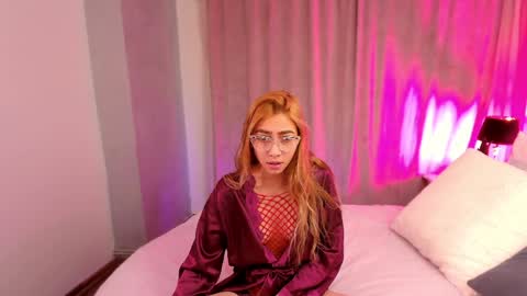 Snapshot of jessie_pinkk chatting on 02/07/25, 06:13 Jessie online show from 02/07/25, 06:13