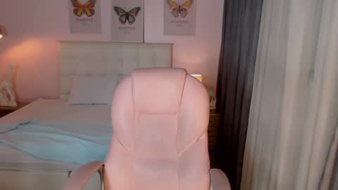 Snapshot of jessie_williams_01 chatting on 01/04/25, 07:13 Your Sweet Angel online show from 01/04/25, 07:13