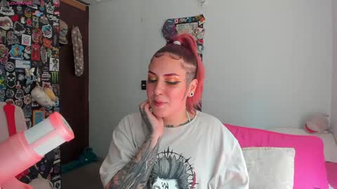 Snapshot of jessie_williams_01 chatting on 01/15/25, 05:47 Your Sweet Angel online show from 01/15/25, 05:47