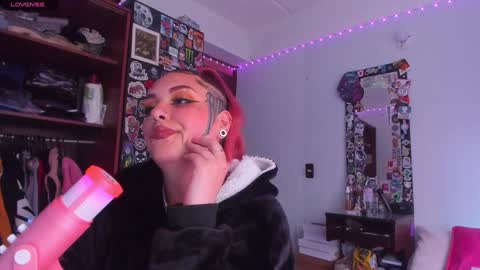 Snapshot of jessie_williams_01 chatting on 01/15/25, 08:48 Your Sweet Angel online show from 01/15/25, 08:48