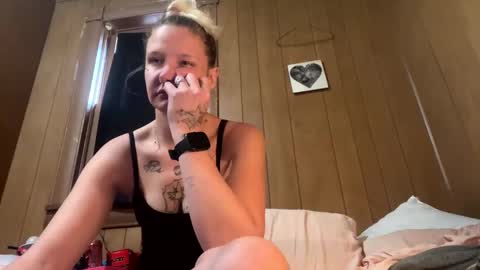 Snapshot of jessiepooh6969 chatting on 12/06/24, 05:22 Wonderland online show from 12/06/24, 05:22