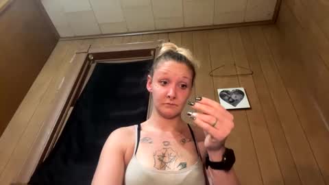 Snapshot of jessiepooh6969 chatting on 12/09/24, 10:30 Wonderland online show from 12/09/24, 10:30