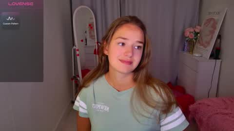 Snapshot of jessiestarz chatting on 02/21/26, 01:56 Jessi online show from 02/21/26, 01:56