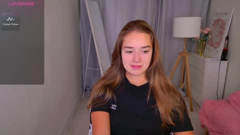 Snapshot of jessiestarz chatting on 04/14/26, 02:23 Jessi online show from 04/14/26, 02:23