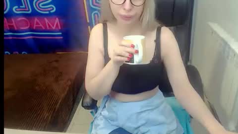 Victoria online show from 01/11/26, 07:41