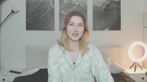 jessstonem online show from 10/30/25, 07:47