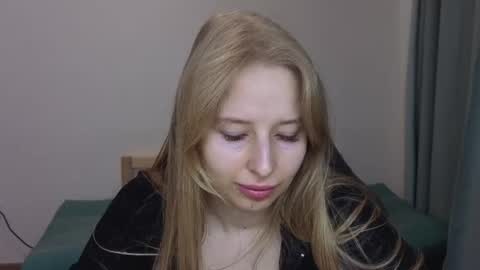 Snapshot of jessy_comely chatting on 06/14/26, 10:39 Jessy online show from 06/14/26, 10:39