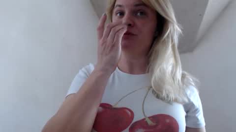 Snapshot of jessyangels chatting on 04/07/26, 08:26 jessyangels online show from 04/07/26, 08:26