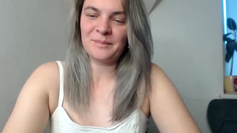 Snapshot of jessyangels chatting on 04/15/26, 07:37 jessyangels online show from 04/15/26, 07:37