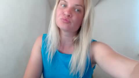 Snapshot of jessyangels chatting on 06/21/26, 04:31 jessyangels online show from 06/21/26, 04:31
