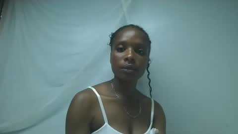 Snapshot of jessybabie chatting on 11/12/25, 10:04 jessybabie online show from 11/12/25, 10:04