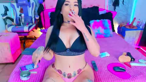 Snapshot of jessyferrary chatting on 10/20/25, 03:56 jessyferrary online show from 10/20/25, 03:56