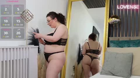 Snapshot of jessykah chatting on 02/22/25, 12:40 Francesca online show from 02/22/25, 12:40