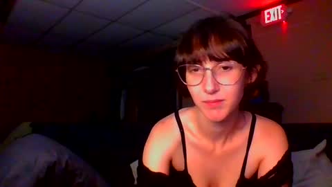 Snapshot of jessystrings chatting on 07/15/26, 06:40 jessystrings online show from 07/15/26, 06:40