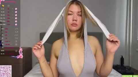 Mona online show from 09/20/25, 03:40