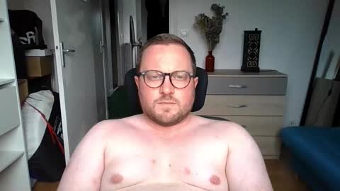 jeuneloup92 online show from 09/09/25, 05:01