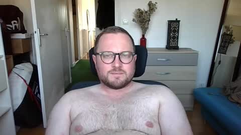 jeuneloup92 online show from 09/30/25, 04:34