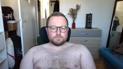 jeuneloup92 online show from 10/12/25, 09:30