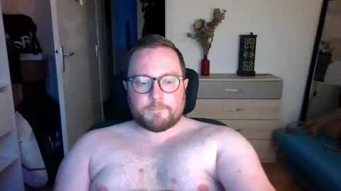 jeuneloup92 online show from 11/12/25, 04:51