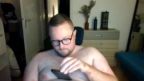 jeuneloup92 online show from 11/17/25, 05:30