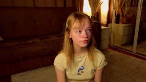 Snapshot of jewellhogan chatting on 12/20/25, 07:26 Gwen online show from 12/20/25, 07:26