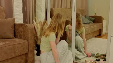 Snapshot of jewellhogan chatting on 01/09/26, 07:22 Gwen online show from 01/09/26, 07:22