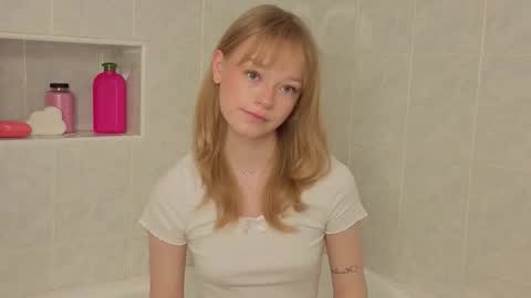 Snapshot of jewellhogan chatting on 01/10/26, 08:16 Gwen online show from 01/10/26, 08:16