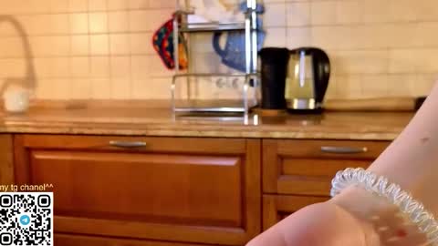 Gwen online show from 03/27/26, 09:47