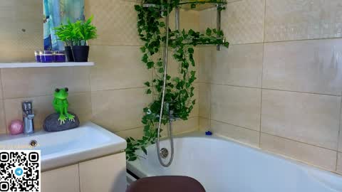 Gwen online show from 03/29/26, 08:31