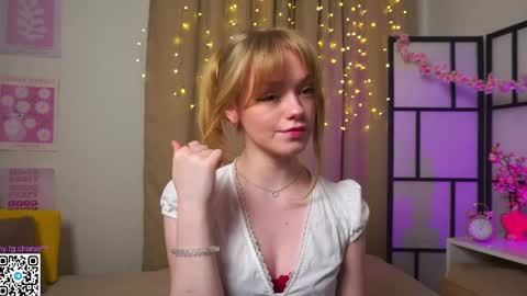 Gwen online show from 04/08/26, 08:53