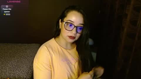 Snapshot of jey_love1 chatting on 08/05/26, 02:47 jey online show from 08/05/26, 02:47