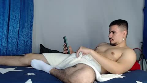Snapshot of jeycob_happy97 chatting on 06/20/26, 11:40 Juan David online show from 06/20/26, 11:40
