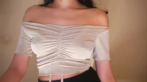 Snapshot of jhaanvi chatting on 12/05/24, 11:07 Jhaanvi online show from 12/05/24, 11:07