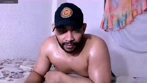 En moreno online show from 11/10/25, 01:54