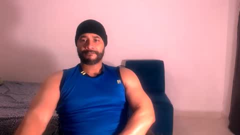 En moreno online show from 11/19/25, 06:24