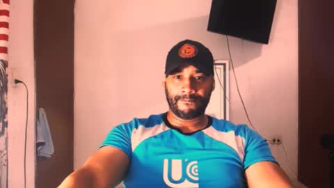 En moreno online show from 12/21/25, 01:07