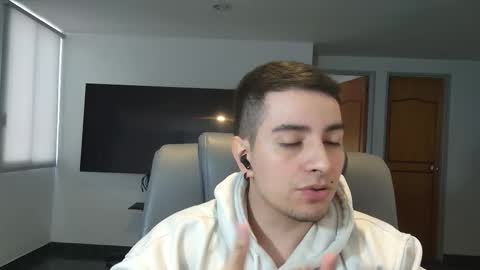 Jhoan Saenz online show from 11/11/25, 09:26