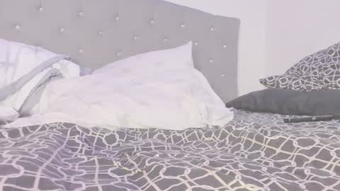 jhoanatrans22 online show from 01/05/25, 09:47