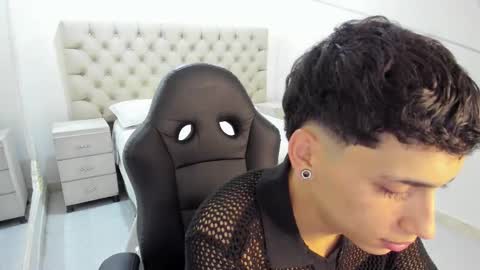 jhoanleandro online show from 11/14/25, 05:50