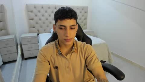 jhoanleandro online show from 12/16/25, 05:12