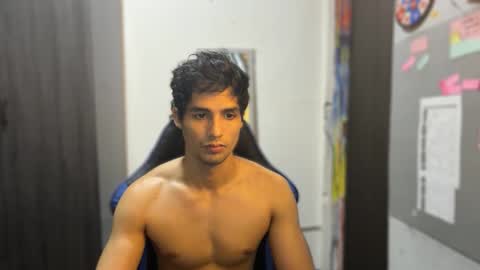 jhon online show from 11/23/25, 05:02