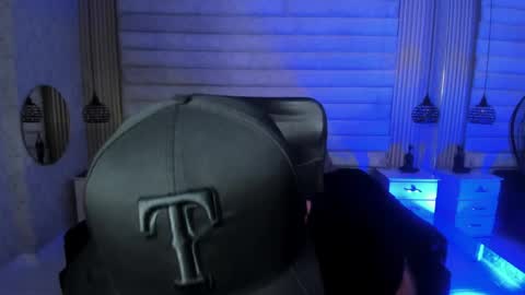 John Bear.... online show from 04/17/26, 11:24