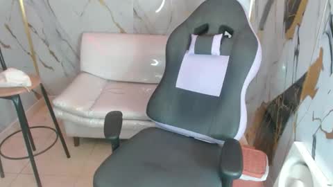 Snapshot of jhon_cooper18 chatting on 02/04/26, 02:17 jhost online show from 02/04/26, 02:17