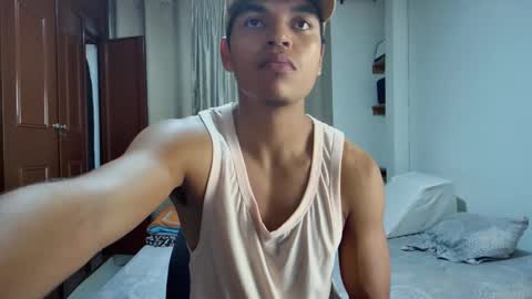 Snapshot of jhon_wich2 chatting on 05/17/26, 05:42 Jhon wich2 online show from 05/17/26, 05:42