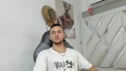 Snapshot of jhonny_flames7 chatting on 01/08/25, 03:29 jhonny online show from 01/08/25, 03:29