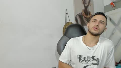 Snapshot of jhonny_flames7 chatting on 01/22/25, 04:02 jhonny online show from 01/22/25, 04:02