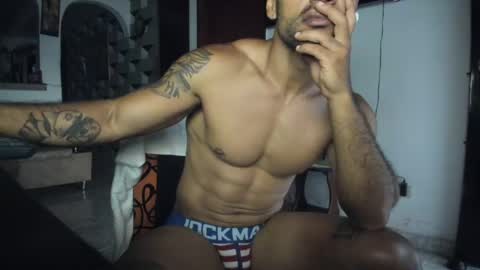 Snapshot of jhonnyxxfitnexx chatting on 01/22/25, 11:21 jh online show from 01/22/25, 11:21