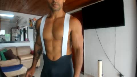 Snapshot of jhonnyxxfitnexx chatting on 05/26/26, 03:08 jh online show from 05/26/26, 03:08